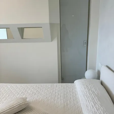 Apartment Terrazza Colombo - White And Gold