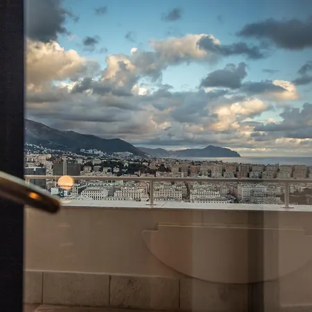 Terrazza Colombo - White And Gold Apartment Genoa